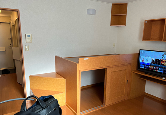 テレビやベッドあり